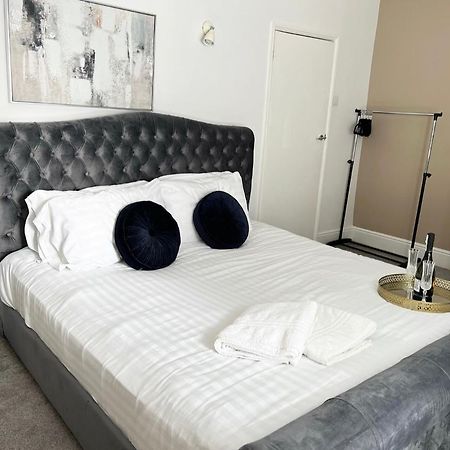 Modern 3 Bed, Heart Of Ashley Cross, 5 Mins To Sandbanks Poole Dış mekan fotoğraf