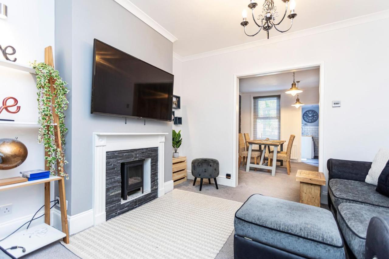 Modern 3 Bed, Heart Of Ashley Cross, 5 Mins To Sandbanks Poole Dış mekan fotoğraf