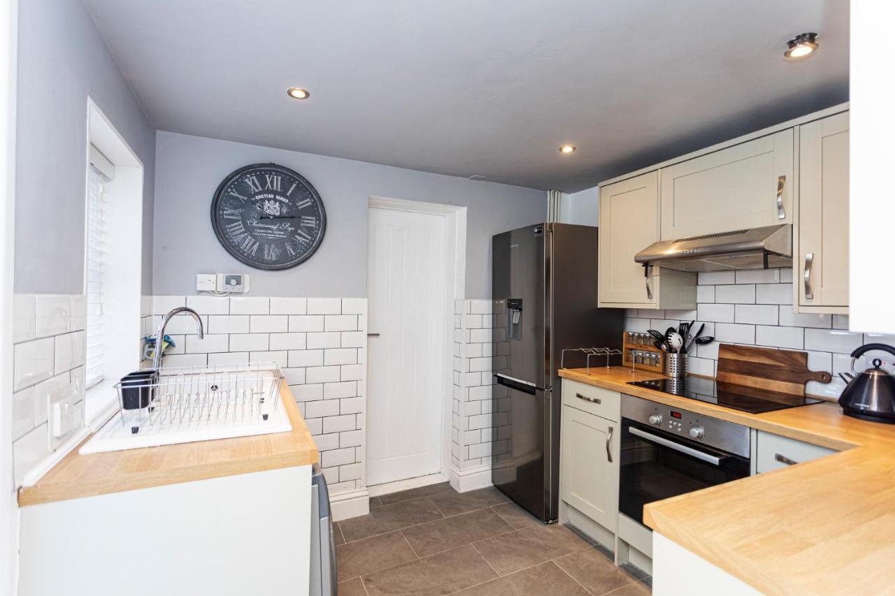 Modern 3 Bed, Heart Of Ashley Cross, 5 Mins To Sandbanks Poole Dış mekan fotoğraf